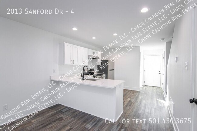 Building Photo - 2013 Sanford Dr