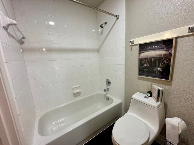 Building Photo - 21641 Forest Colony Dr