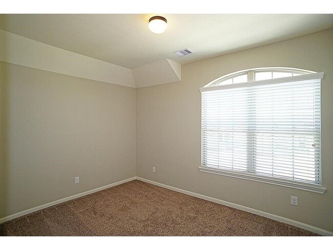 Building Photo - 2411 Village Water Ct