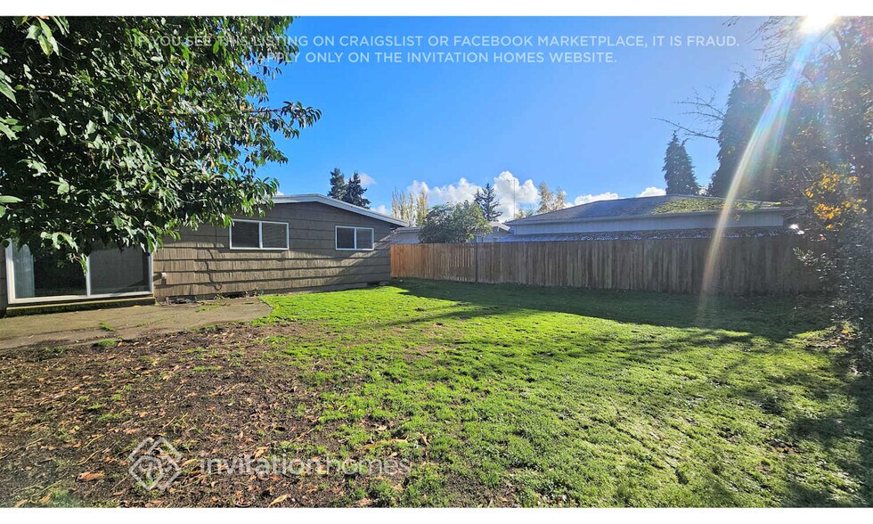 Building Photo - 1346 N Lenore Dr