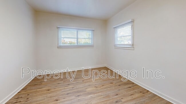 Building Photo - 640 Bird St