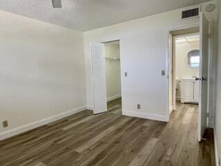 Building Photo - 460 Saxony Way