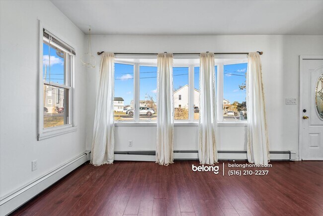 Building Photo - 2 Pirates Cove