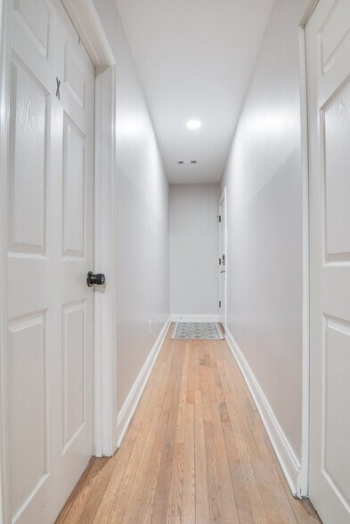 Building Photo - 1255 Raum St NE