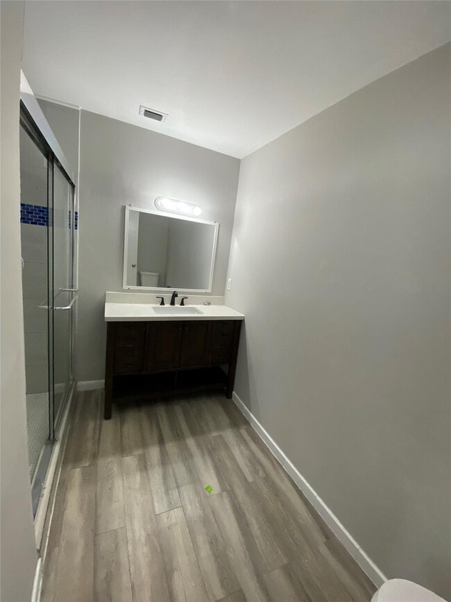 Building Photo - 4690 Summit Blvd