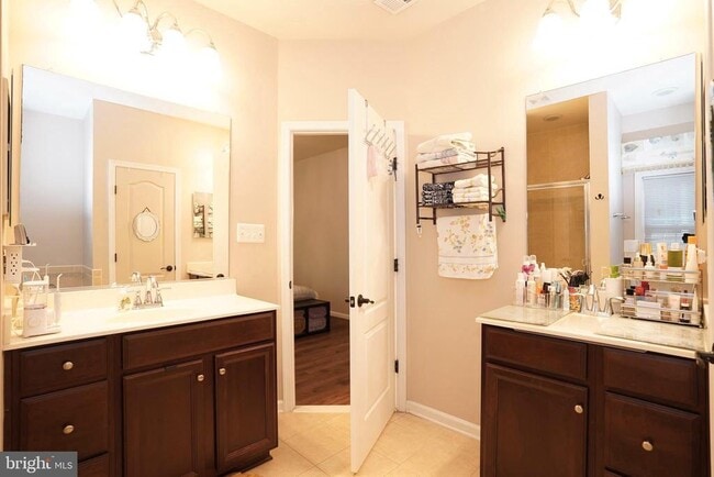 Building Photo - 20779 Crescent Pointe Pl