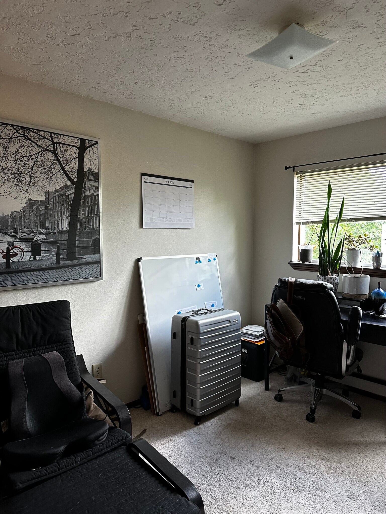 Building Photo - 337 NW Bailey Ave