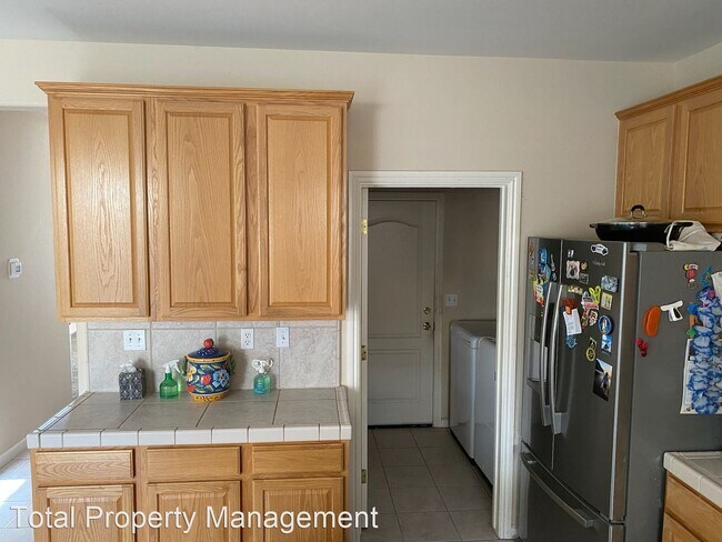 Building Photo - 5 br, 3 bath House - 4302 W Delta Ct.