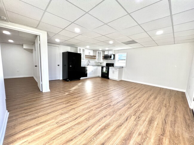 Building Photo - 5254 Byers Rd