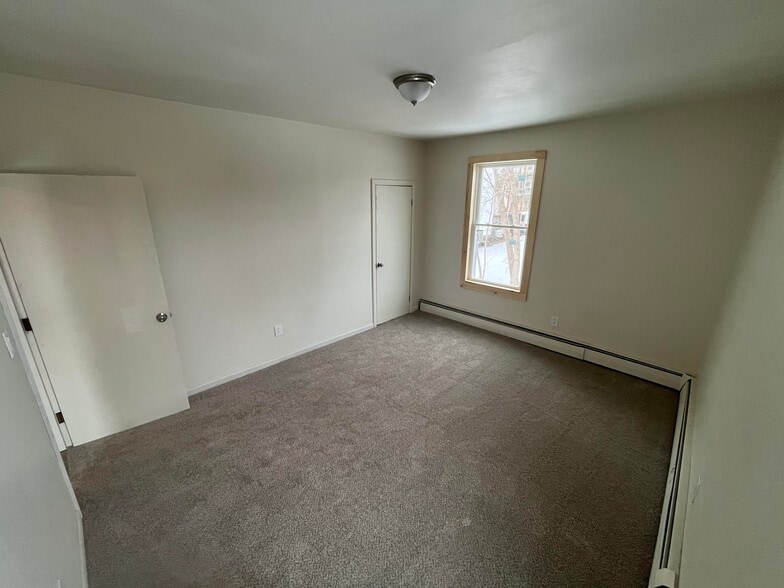 Building Photo - 9 Hudson St