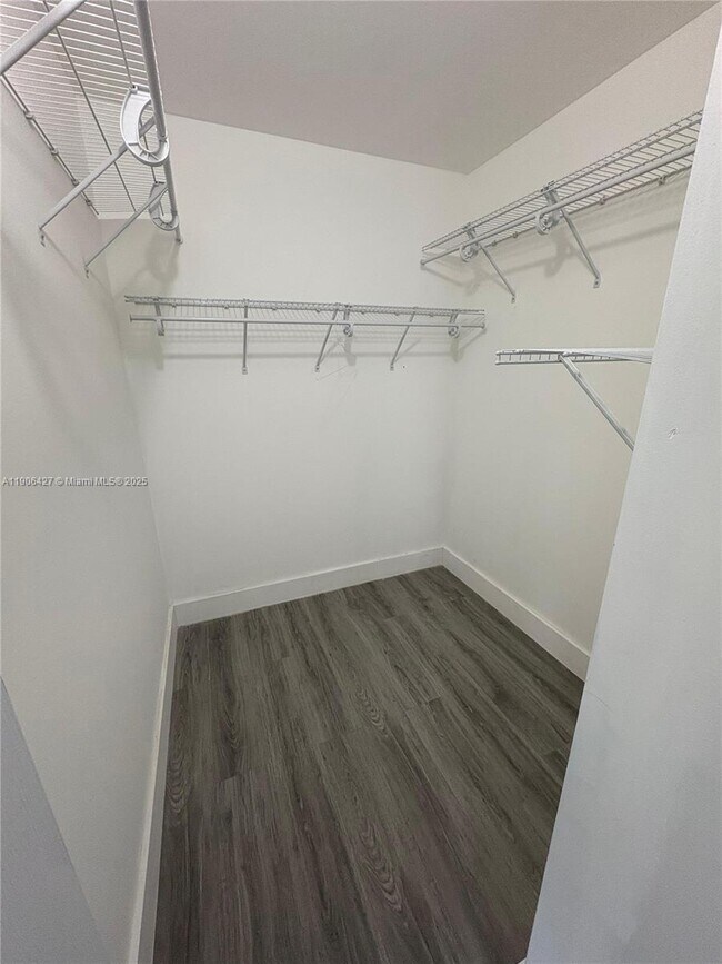 Building Photo - 1499 Presidio Dr