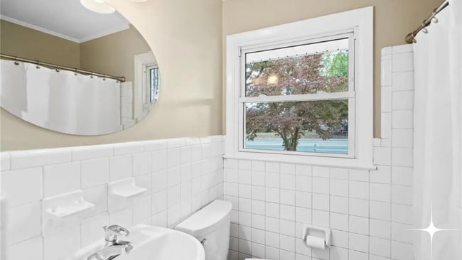 Building Photo - Summit Property