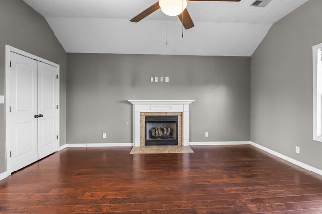 Building Photo - 2200 Trophy Trce