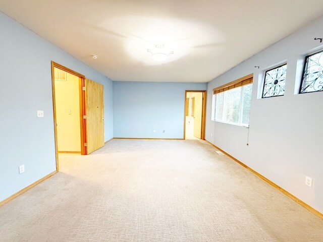 Building Photo - 736 Glenmore Loop