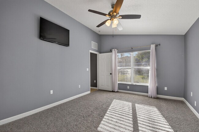 Building Photo - 475 SW Talquin Ln