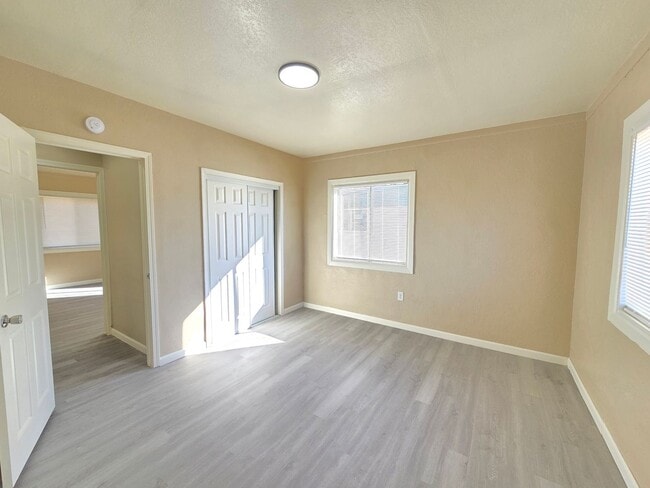Building Photo - For Rent – Remodeled 2-Bedroom Home in California City!