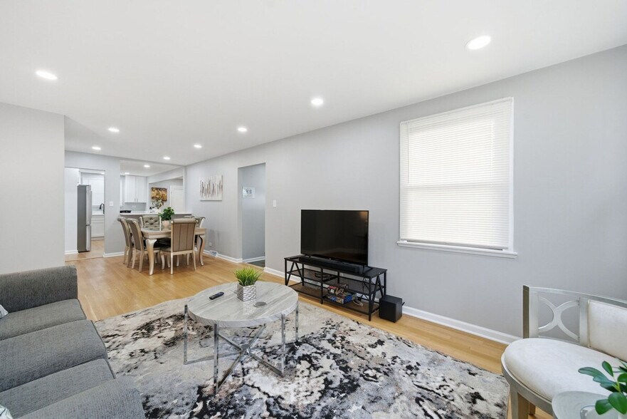 Building Photo - 12804 W Playfield Dr