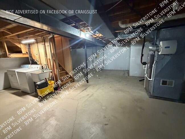 Building Photo - 25965 Rose St