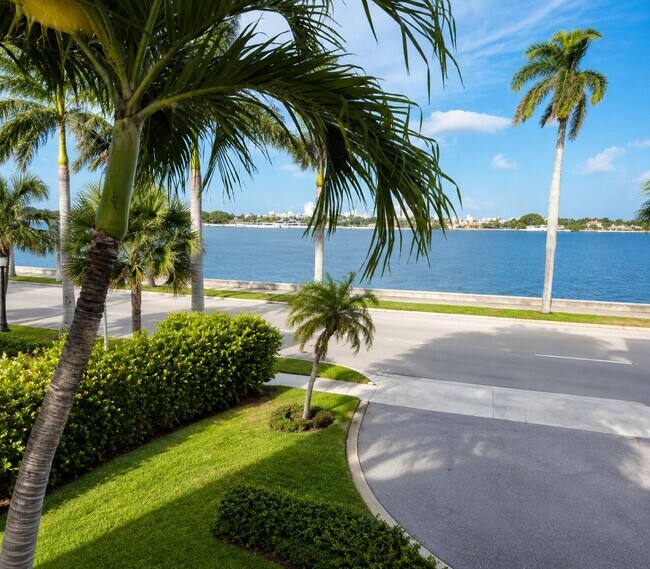 Building Photo - 1527 S Flagler Dr