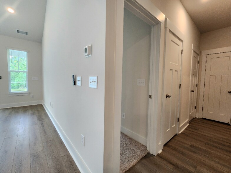 Building Photo - 499 Ml Pk Wy