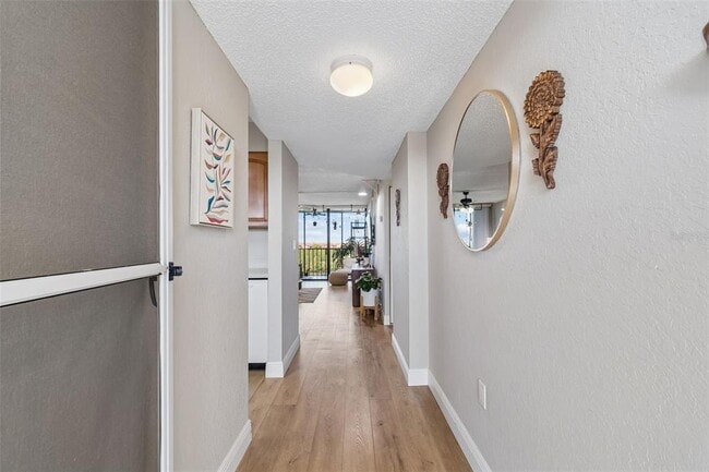 Building Photo - 900 Cove Cay Dr