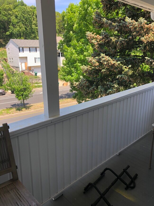 Building Photo - 204 Fellsway W