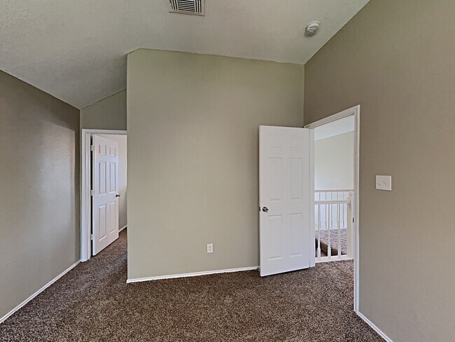 Building Photo - 8618 Fairfax Ave