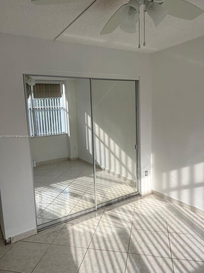 Building Photo - 1200 NE Miami Gardens Dr