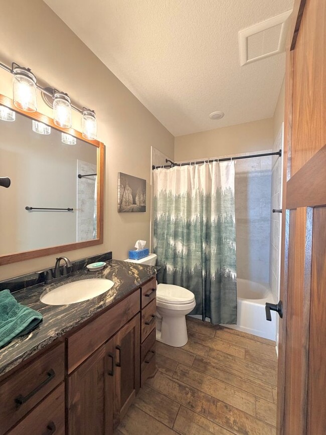 Building Photo - MUST SEE!  Gorgeous - Fully Furnished - New Construction Home in Delano.  No Detail Left To Be De...