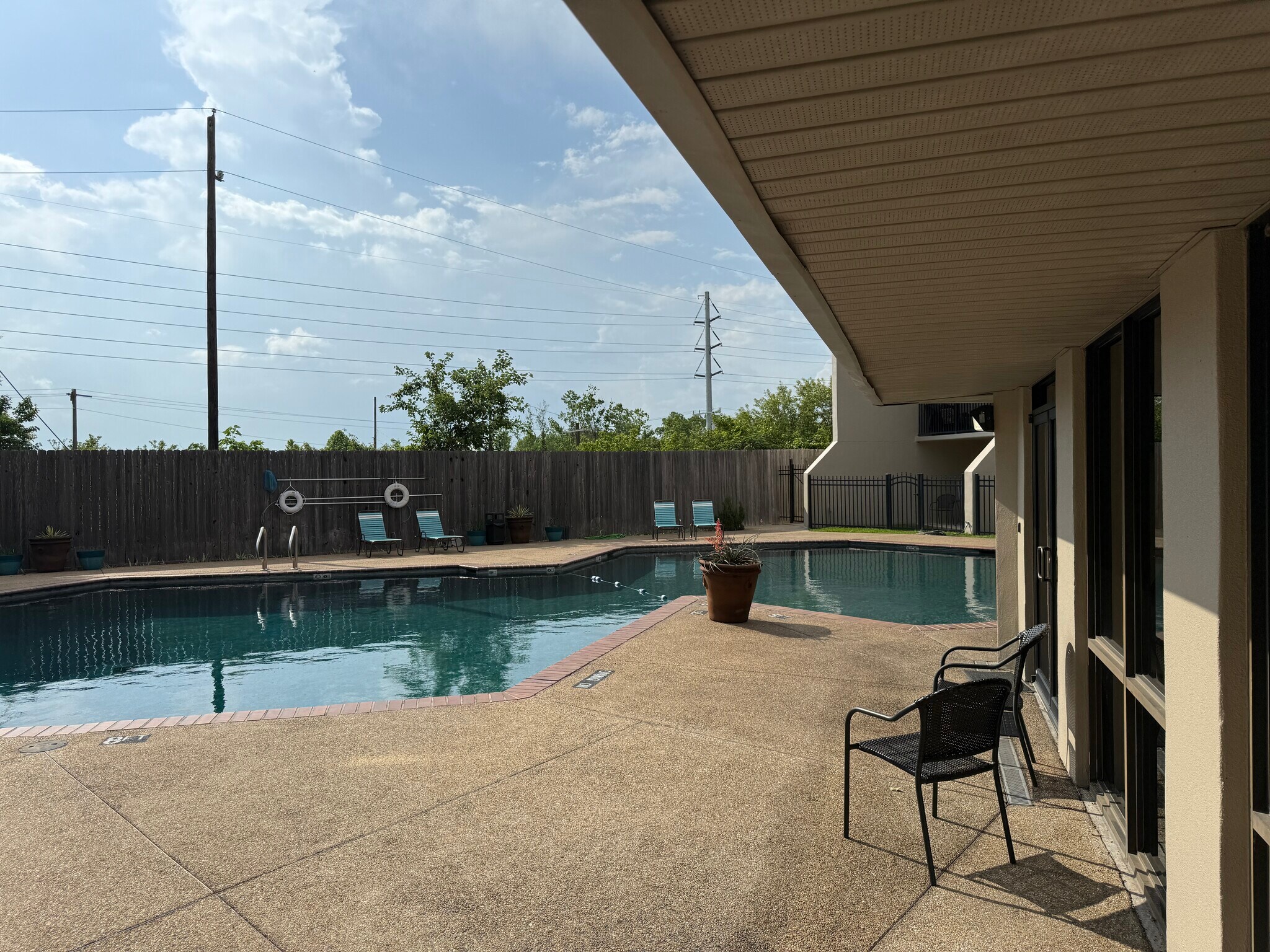 Shared pool - 2045 N 3rd St