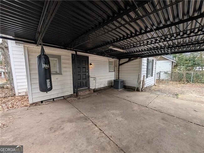 Building Photo - 1716 Thompson Ave