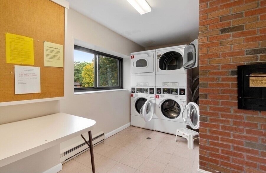 Building Photo - 1321 Worcester Rd