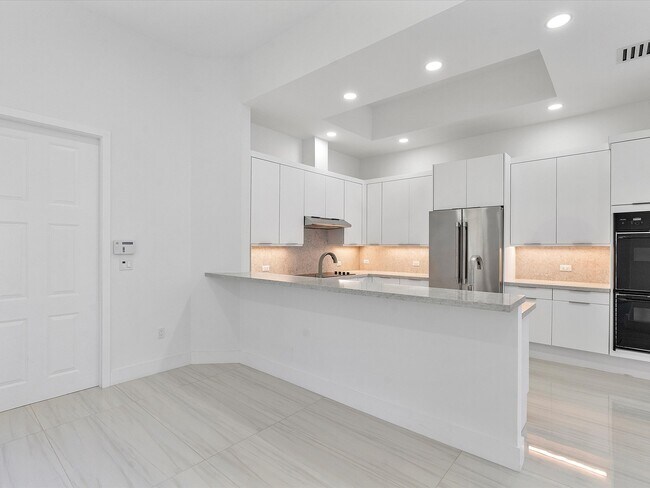 Building Photo - 21301 NE 38th Ave