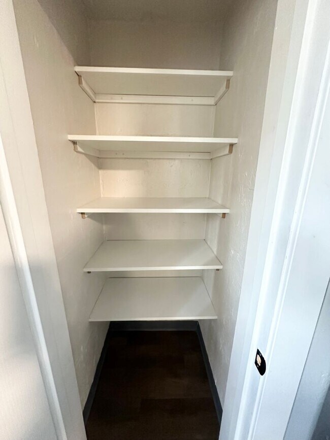 Building Photo - Rent with confidence! Across the street from College of Idaho!