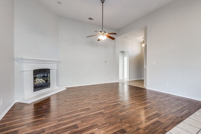 Building Photo - 10208 Los Barros Trail