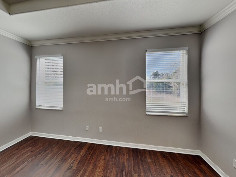 Building Photo - 1560 Mountclair Ct