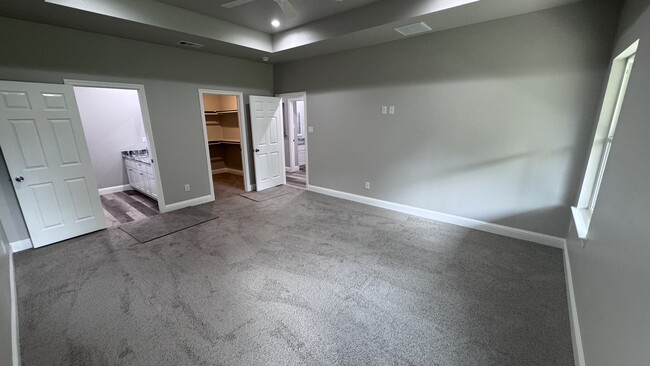 Building Photo - 813 Sayle St