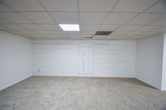 Building Photo - 17040 Birmingham Rd