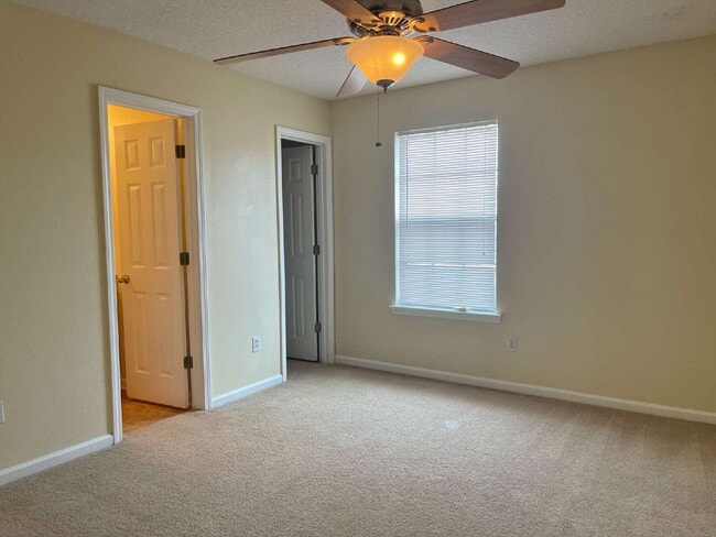 Building Photo - The Gables 2BR | 2.5BA Townhome!