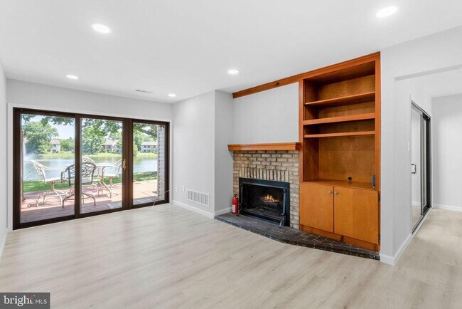 Building Photo - 36 Viburnum Ln