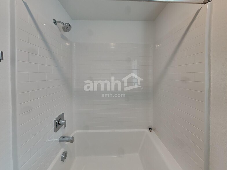 Building Photo - 10064 W Oleta Ave