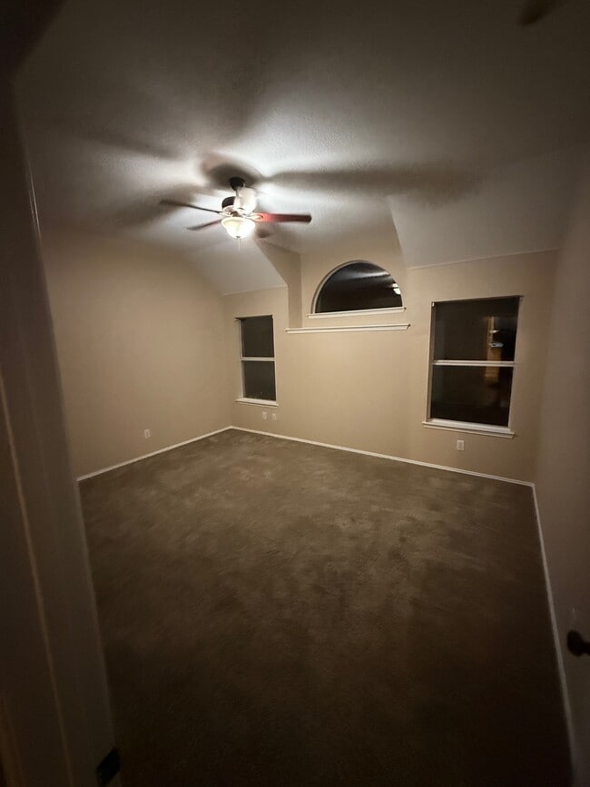 Building Photo - 3404 Pinecone Dr