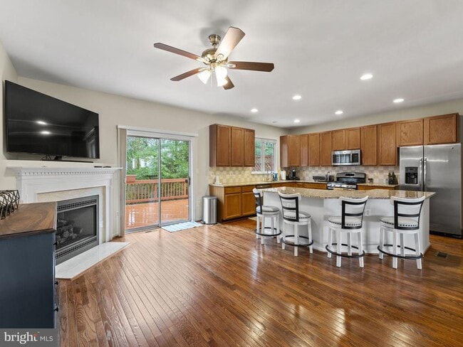 Building Photo - 8873 Royal Doulton Ln