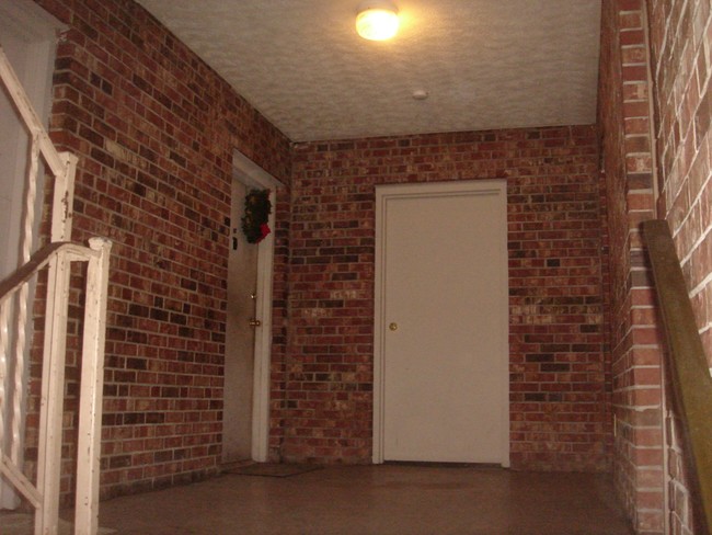 Building Photo - Hill Side Apartments