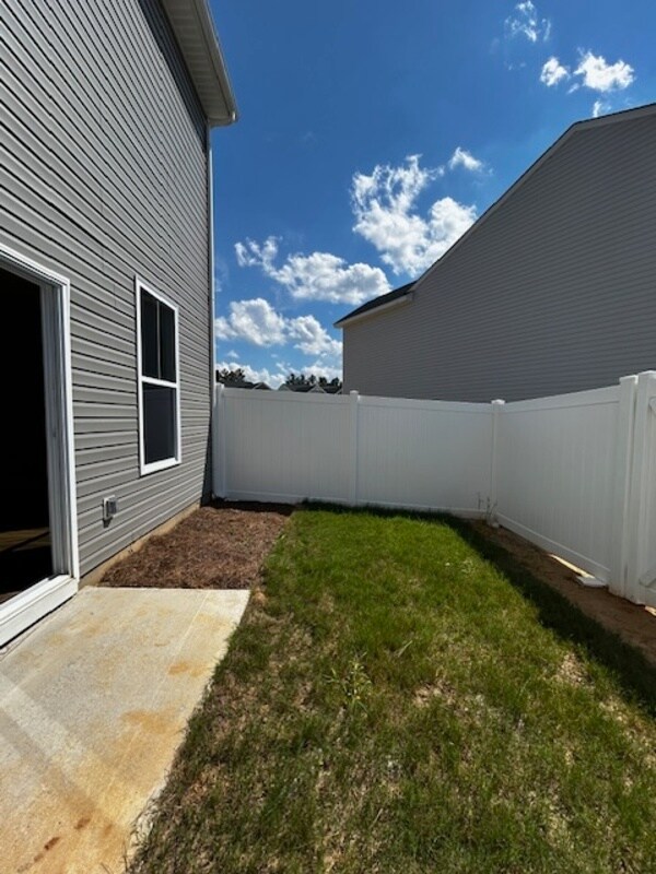Building Photo - 1811 Champions Rst Rd