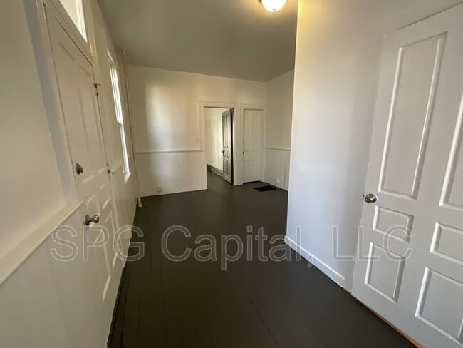 Building Photo - 659 W Philadelphia St