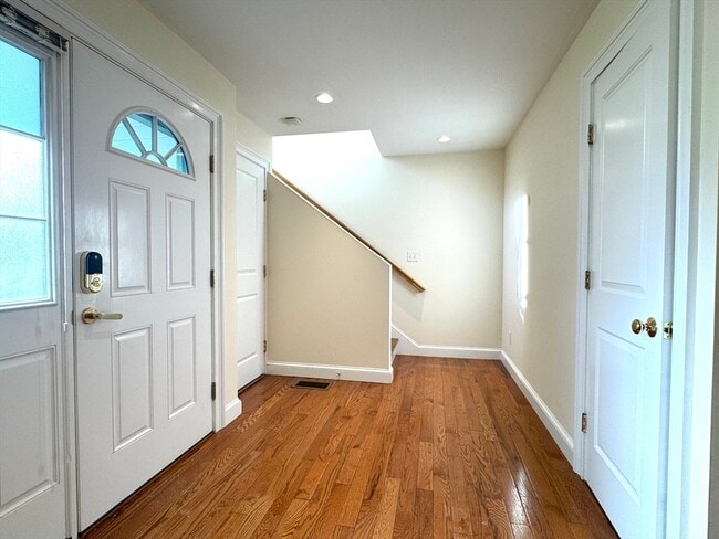 Building Photo - 20 Gilkey Ct