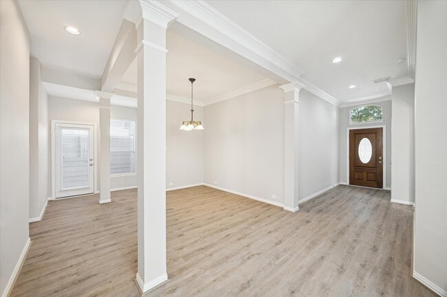 Building Photo - 2915 Crescent Oaks Park Ln