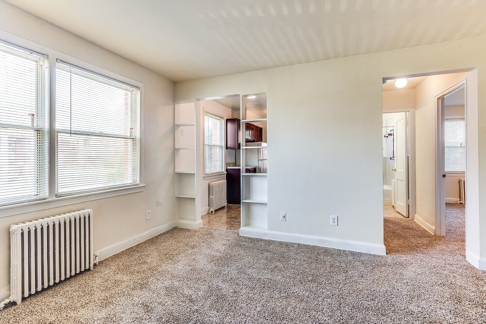 Building Photo - 3320 11th Pl SE