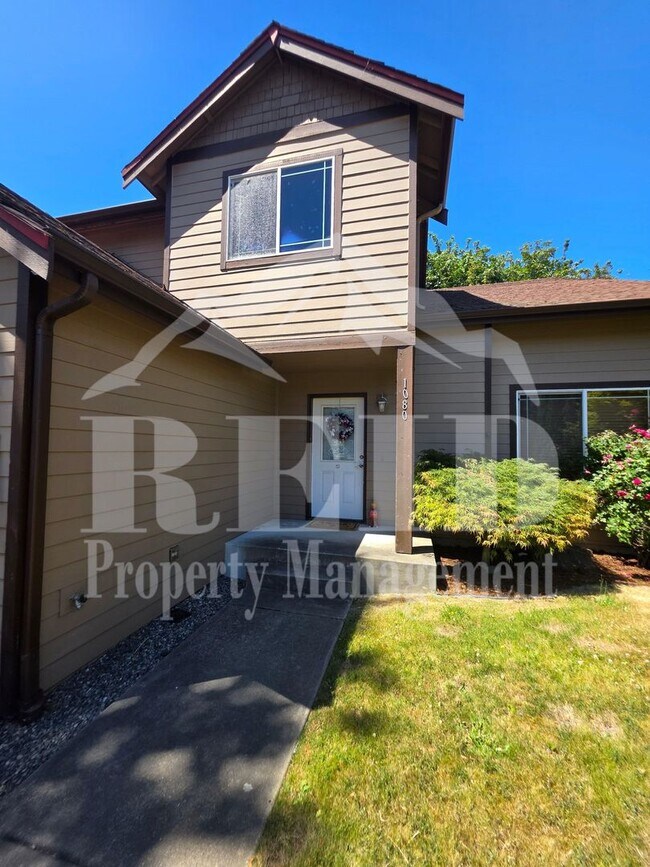 Building Photo - 1080 Heron Ridge Ave